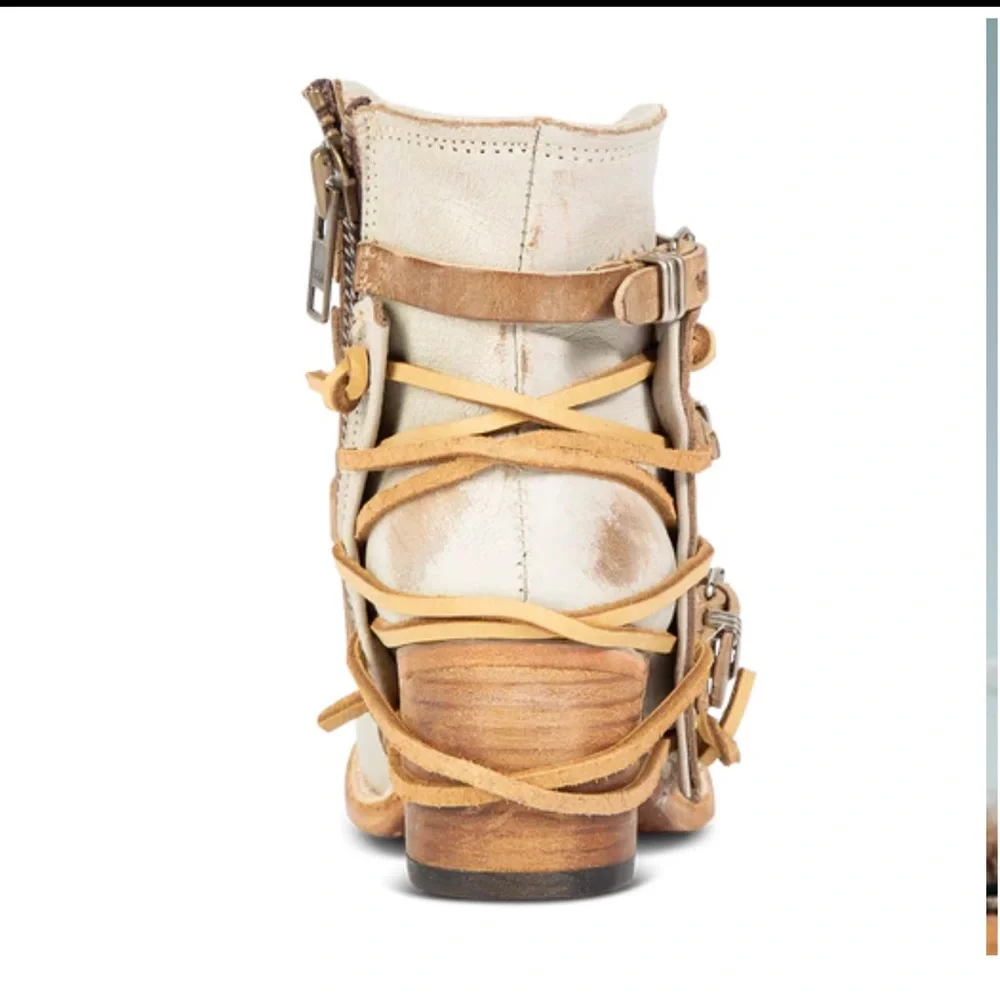 Women’s FREEBIRD Crue distressed leather boots- Ice. Size 9 - Picture 3 of 11